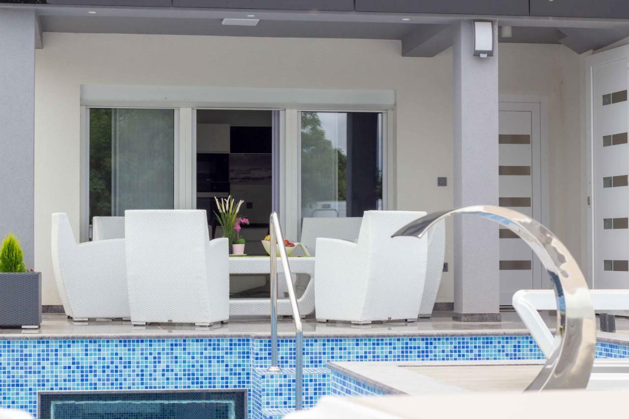 Luxury Beganovic-vrh