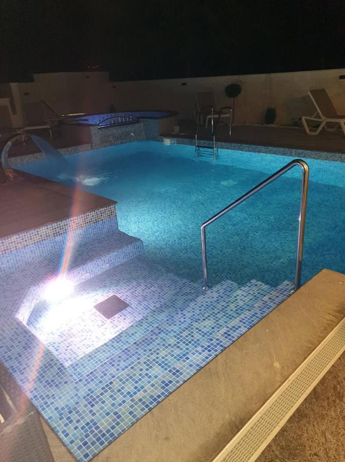 Luxury Beganovic-vrh